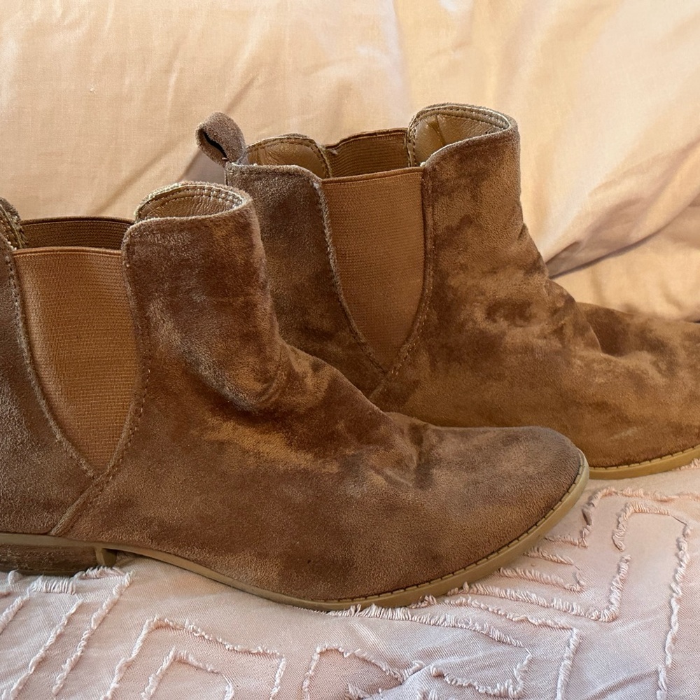 Very G Brown Suede Chelsea Boots